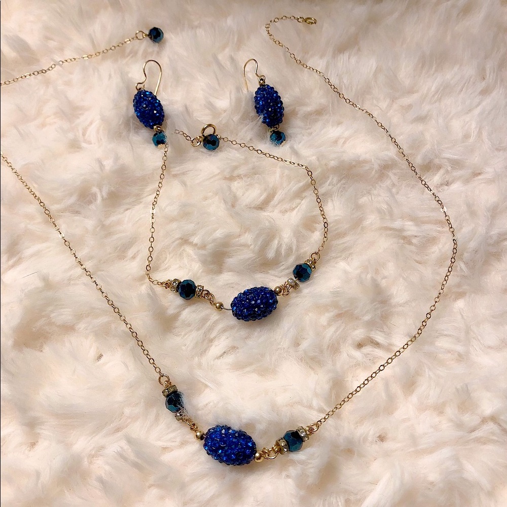 Necklace earrings and bracelet